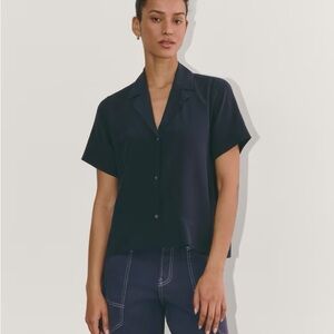 Everlane Notch Lapel Shirt in Silk Size 6 Navy